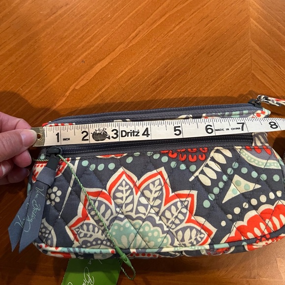 NWT Vera Bradley Quilted Fabric Wristlet - Nomadic Floral - Picture 5 of 6